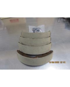 Genuine Isuzu D-Max Rear Brake Shoe Kit 98018035